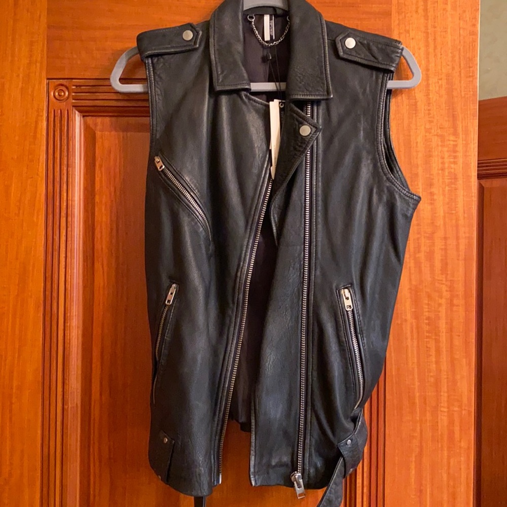 BRAND NEW Topshop Authentic Leather Vest size 6